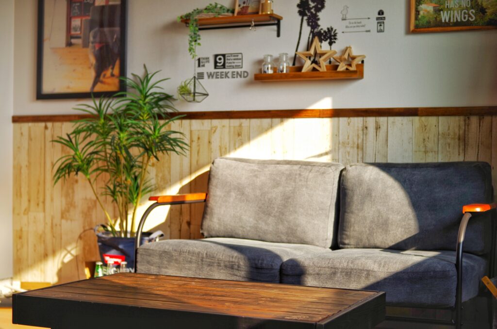 インテリアに調和したソファ