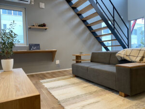 ウッディークラフトモデルハウスへ家具納品！