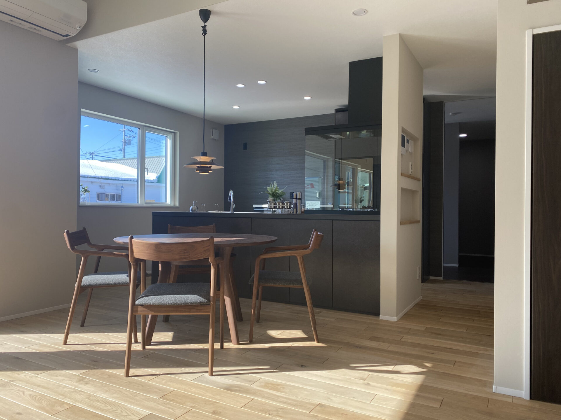 緑が空間を彩るシックなかっこいいお家 | craft ness(クラフトネス