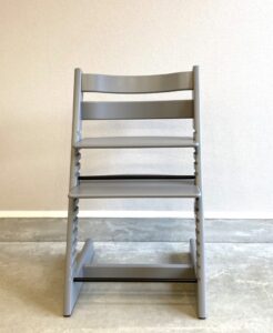 お子さまと共に成長する椅子