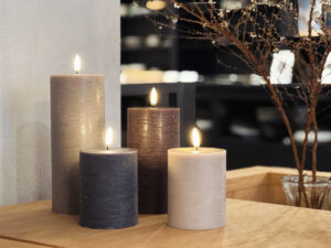 新入荷!! 本物のような火の灯りに癒されるLEDキャンドル